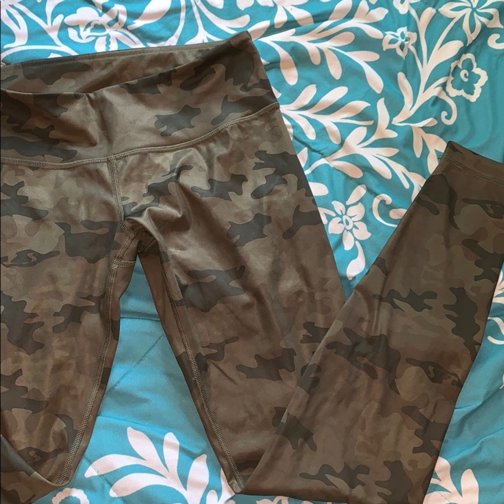 Full length camo lululemon wunder under